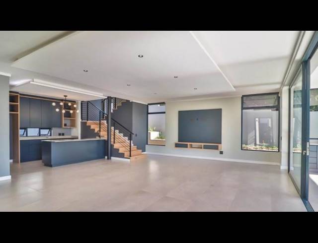 3 BEDROOM TOWNHOUSE FOR SALE IN WATERKLOOF